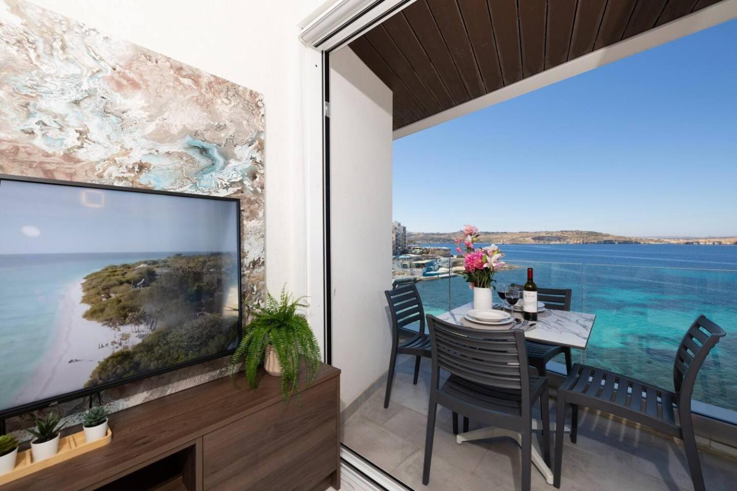 Ivory Seafront With Views!- Fl 9 By Homely *