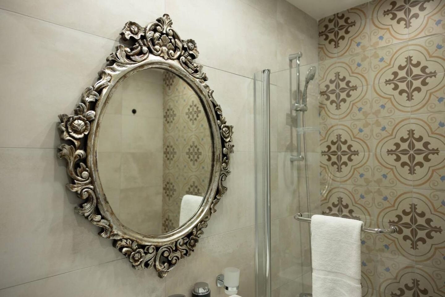 Ivory Seafront With Views!- Fl 9 By Homely Appartement